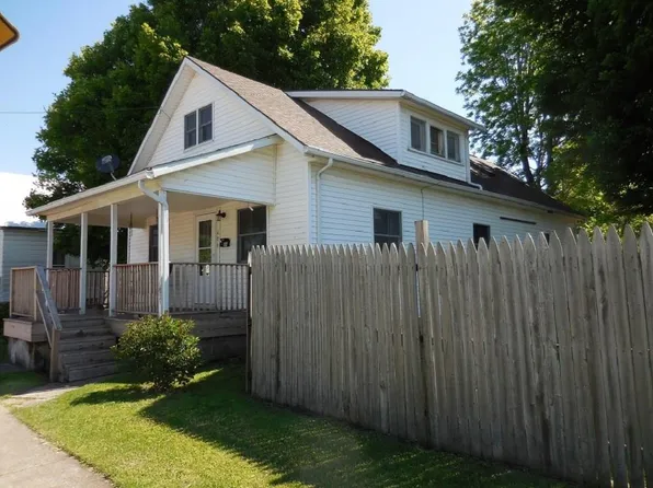 404 Lawrence St, Bellefontaine, OH 43311