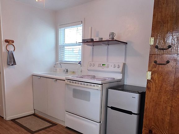 4th image of 438 5th Ave NW