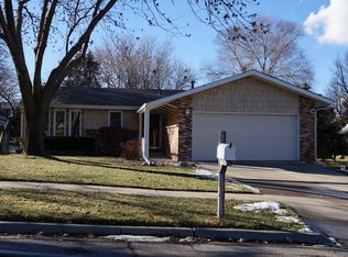 4316 Hallcliffe Rd, Lincoln, NE 68516