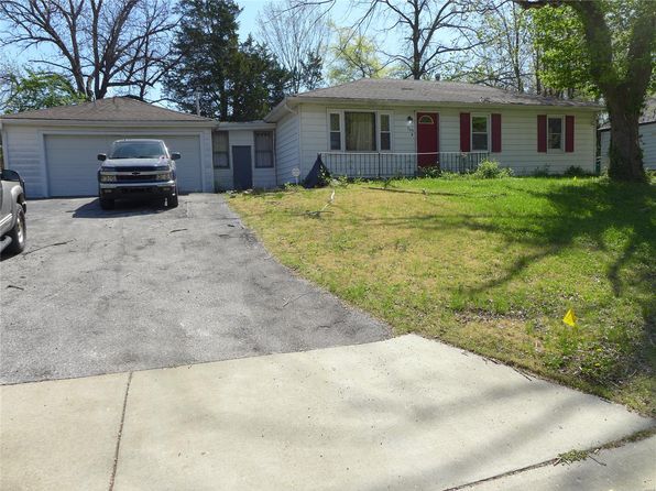 340 Wedge Dr, Saint Louis, MO 63135