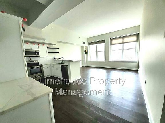 3rd image of 237 Granby St Unit 30