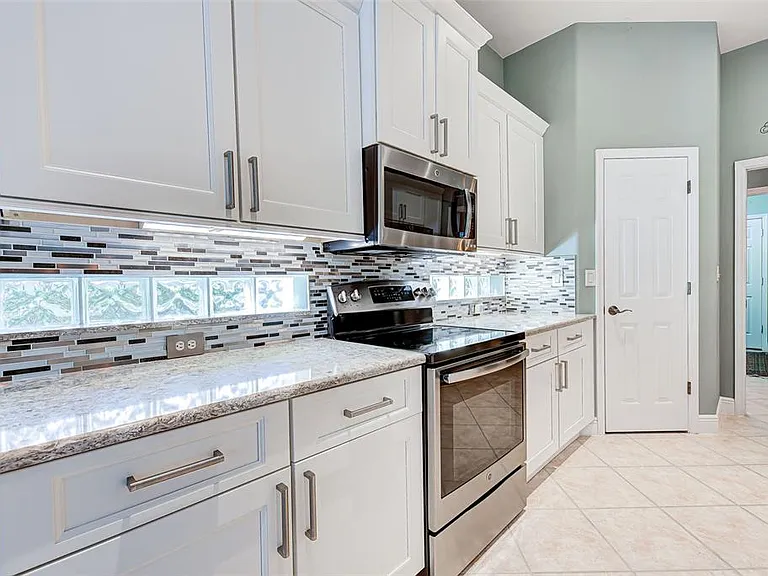 354 Melrose Ct — Photo 14