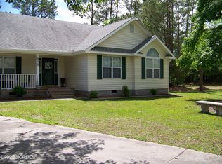 101 Elm Cir, Morehead City, NC 28557