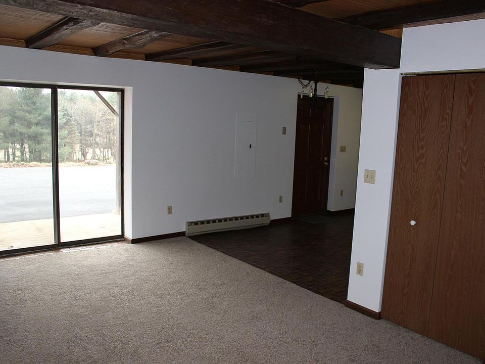 Living room - sliding glass door & closet
