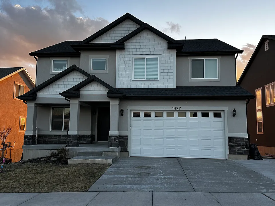 1477 W Russo Dr