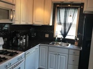 1202 75th St, Kenosha, WI 53143