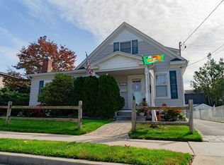 217 Plainview Rd, Hicksville, NY 11801