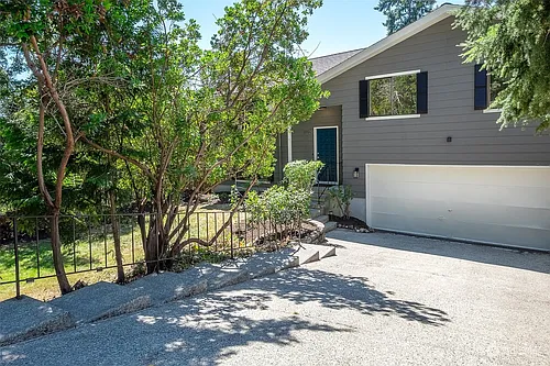 18429 12th Ave NE Photo 1