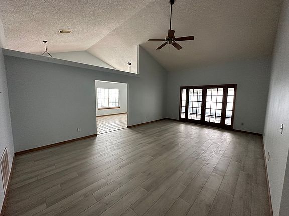 4th image of 768 Lake Como Dr