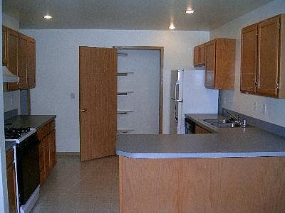 4th image of 234 NW Clay Ct