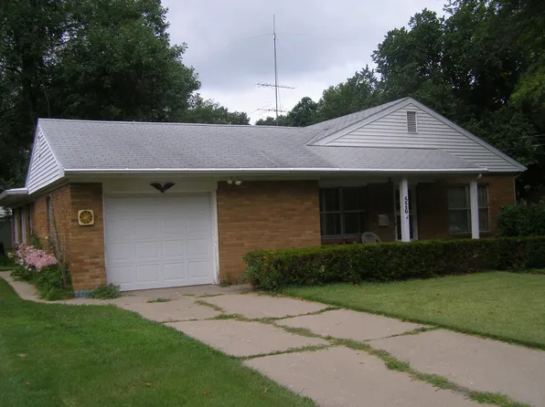 526 N 11th St, Monmouth, IL 61462