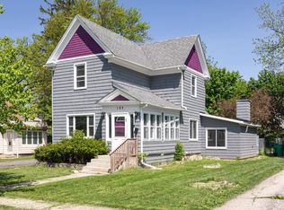 103 W Burbank St, Harvard, IL 60033