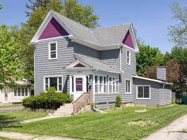 103 W Burbank St, Harvard, IL 60033