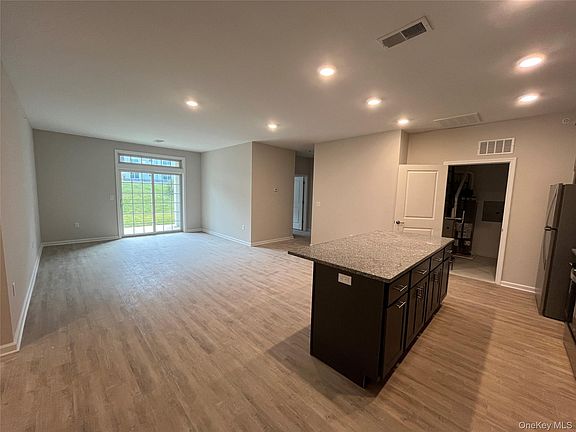 2nd image of 415 Tower Ridge Cir