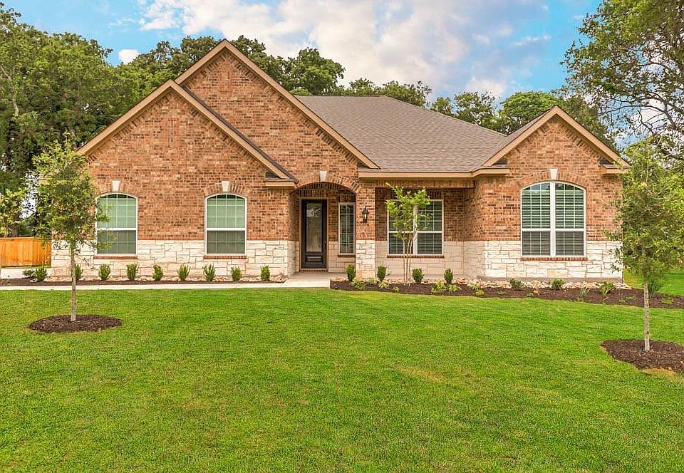 1st image of 144 Dogwood Dr