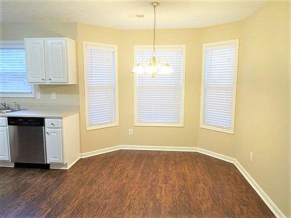5th image of 945 Grace Dr