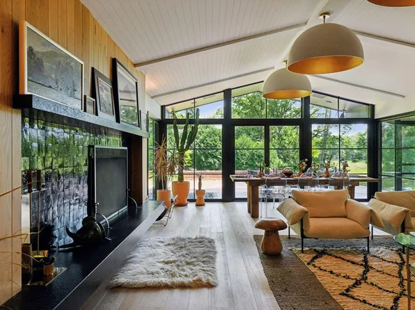 20025 Manor Rd, Excelsior, MN 55331