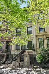 232 East 68th Street in Lenox Hill