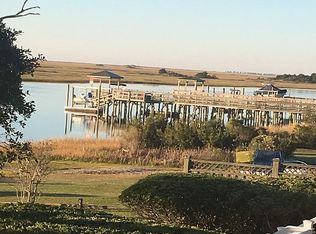 1423 Kings Landing Rd, Hampstead, NC 28443