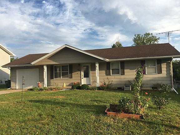 2nd image of 1107 Greenway Dr