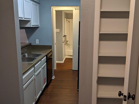 5th image of 420 W Heritage Dr APT 112