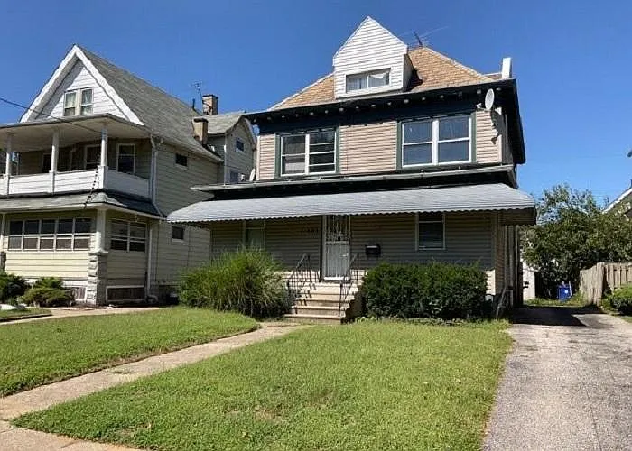 11803 Phillips Ave photo 1