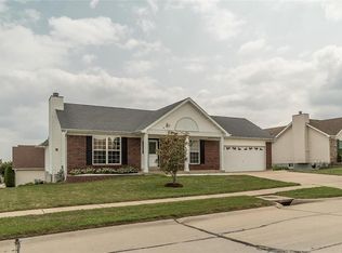 1104 Sunset Green Dr, O'Fallon, MO 63366