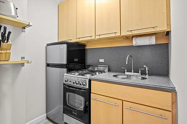 Sold by Compass | media 7