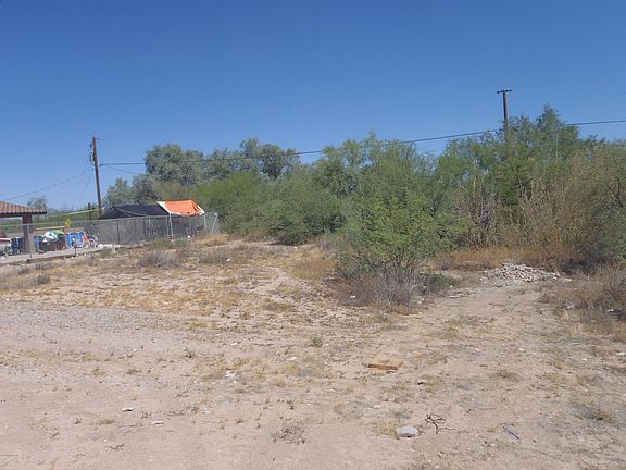 3rd image of 840 W Nebraska St #18
