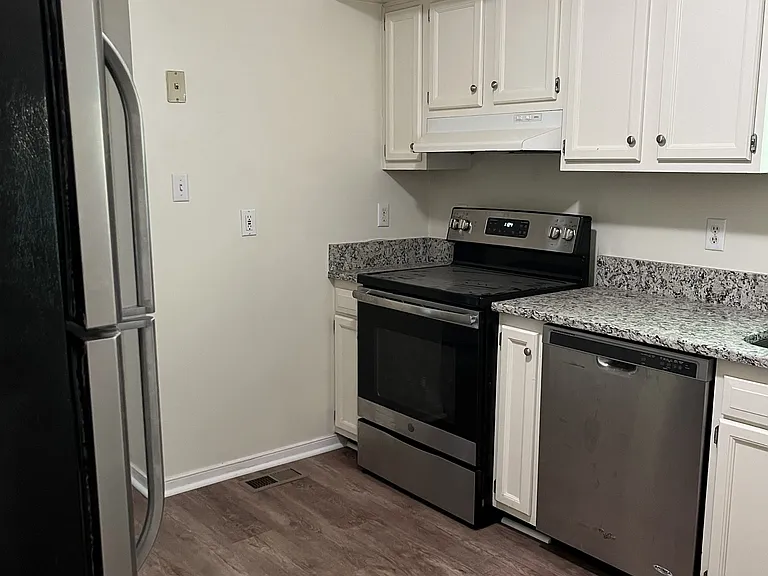 5948 Park Forest Ln — Photo 3