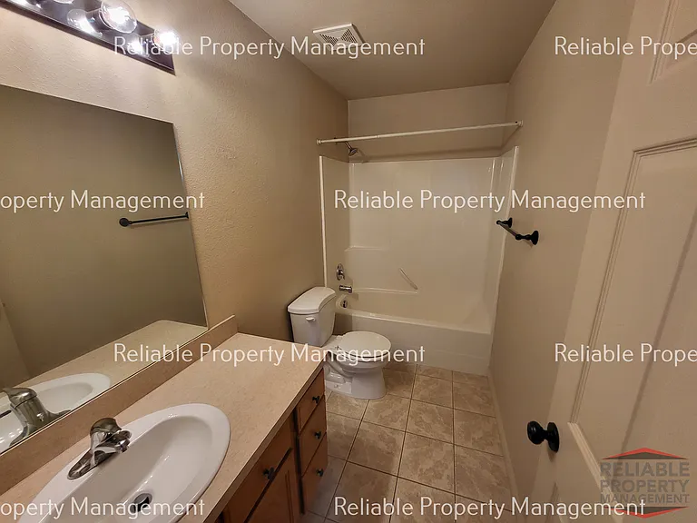 196 Stockham Blvd #D — Photo 8