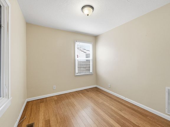 3rd image of 4629 S Box Elder St