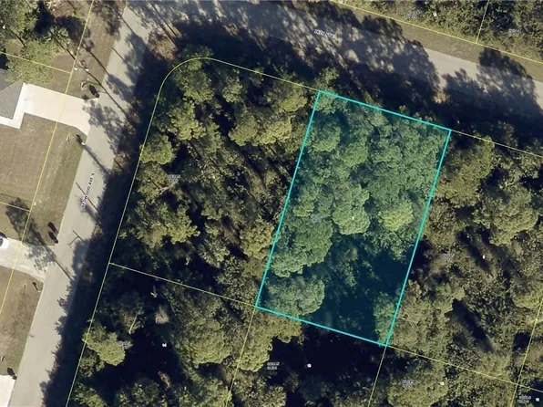954 Iris St E, Lehigh Acres, FL 33974
