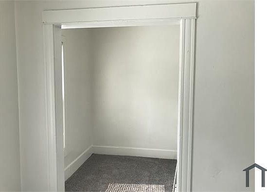 4th image of 2318 4th St N #4