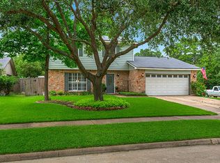 7002 Oakwood Glen Cir, Spring, TX 77379
