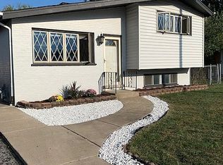 799 N York St, Elmhurst, IL 60126