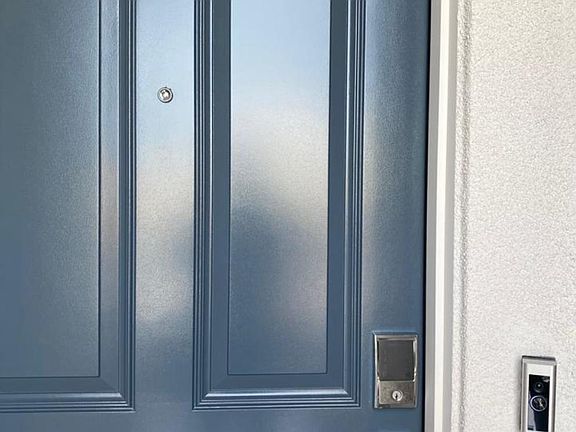 Smart Home Technology:

Control your home's security and climate remotely, ensuring comfort and peace of mind whether you're at home or away.