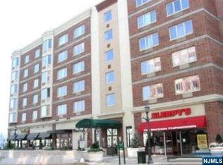 3401 City Pl, Edgewater, NJ 07020