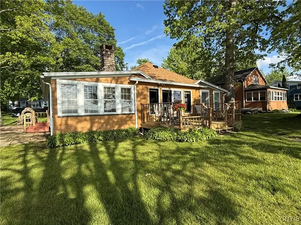 6961 Owens Shore Rd, Wolcott, NY 14590
