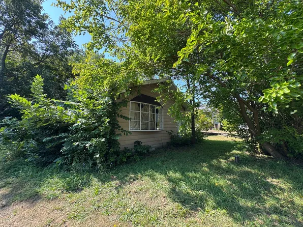 29W207 Lester St, West Chicago, IL 60185