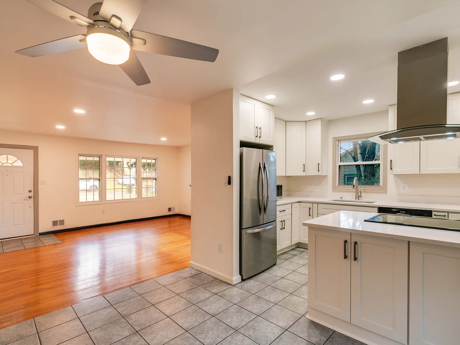 5 bed, 2100 sqft, $4,100 — Photo 1