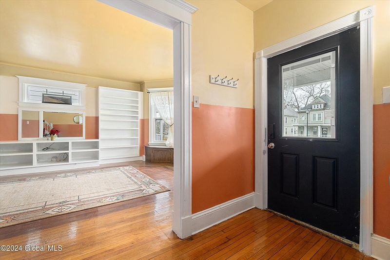 4th image of 1226 Parkwood Boulevard