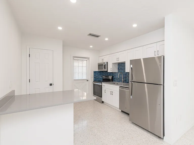1348 Boylan Ave #A — Photo 6
