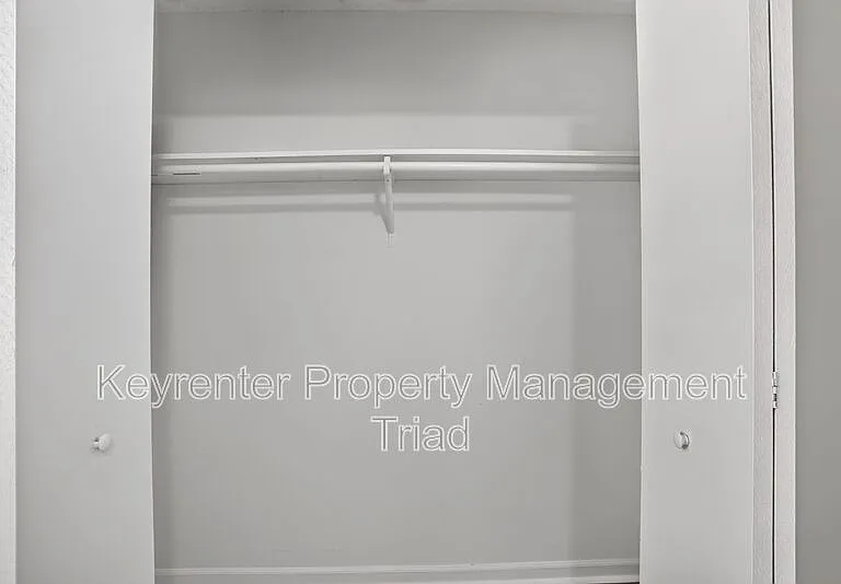 151 Laura Ave — Photo 16