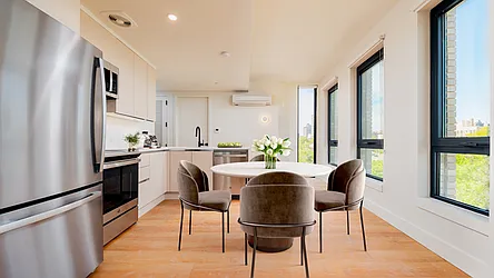 130 Hope Street, #401