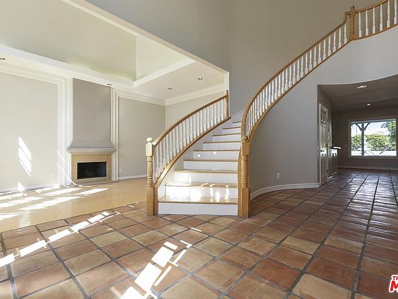 2nd image of 10234 Candleberry Ln
