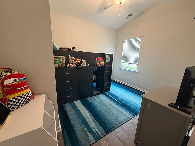 84 Flagstaff Ln — Photo 14