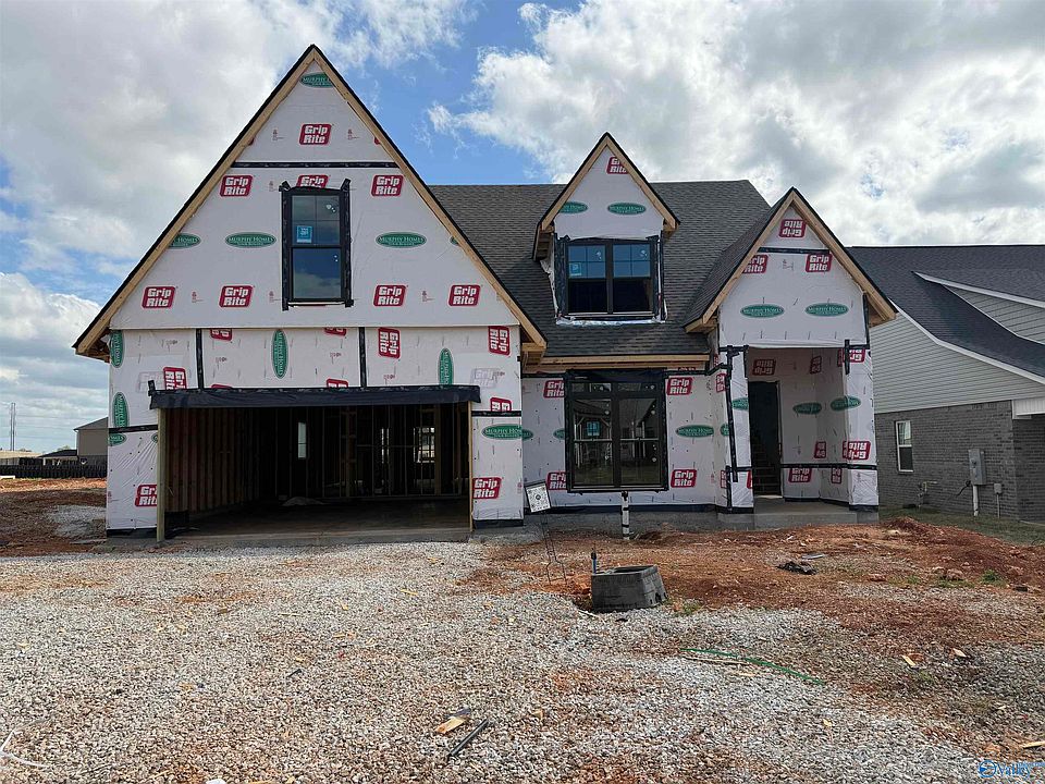 1st image of 4 Hancock Ln
