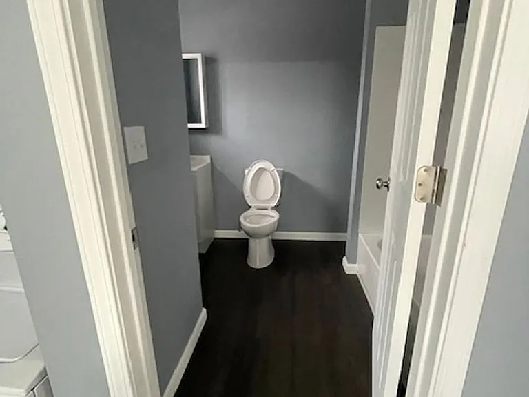 503 E College St — Photo 14