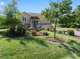 N1587 Lincoln Ave, Lake Geneva, WI 53147